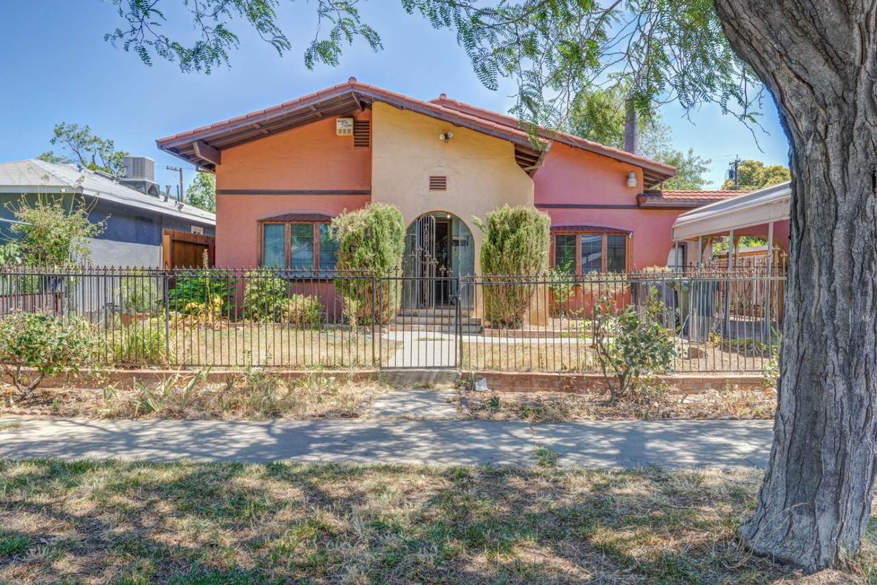 1053 10th Street - Photo 1