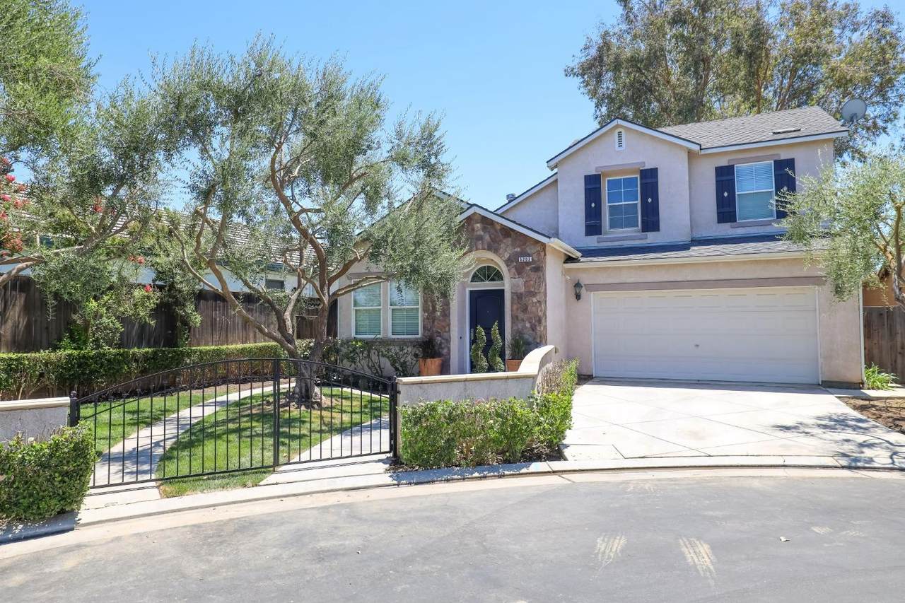 5203 King Fisher Lane - Photo 1