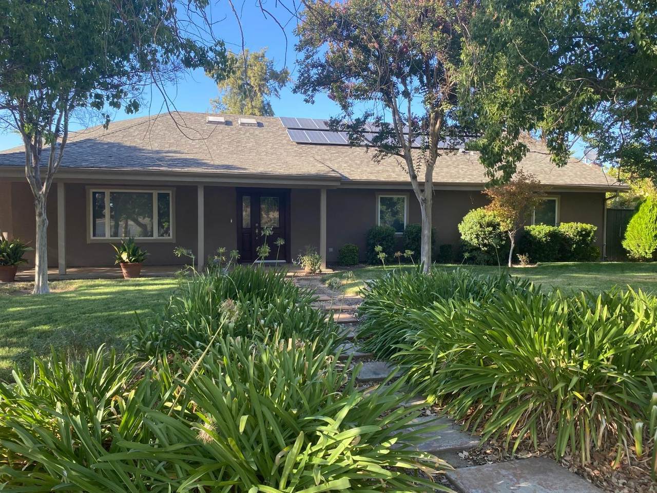 480 Swift Avenue - Photo 1