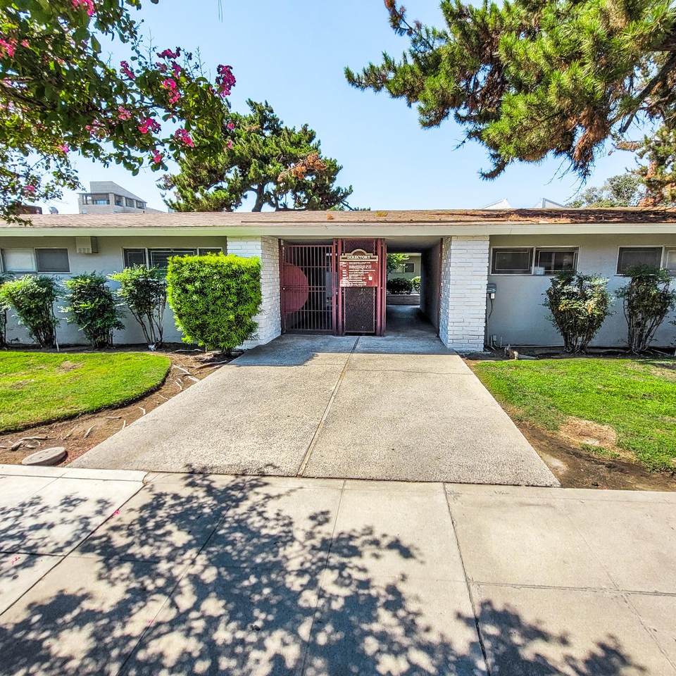 1043 R Street - Photo 1