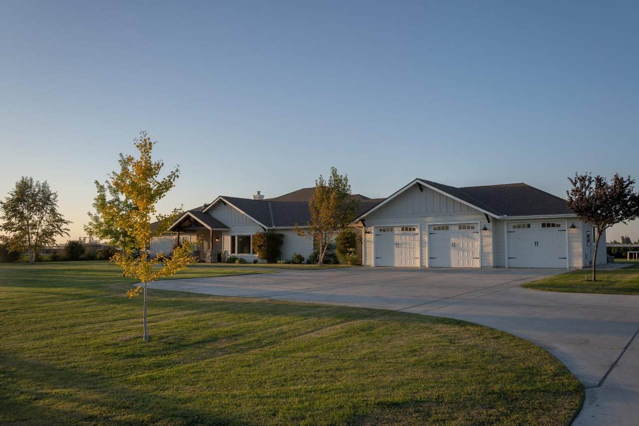 1660-A Avenue 392 - Photo 1