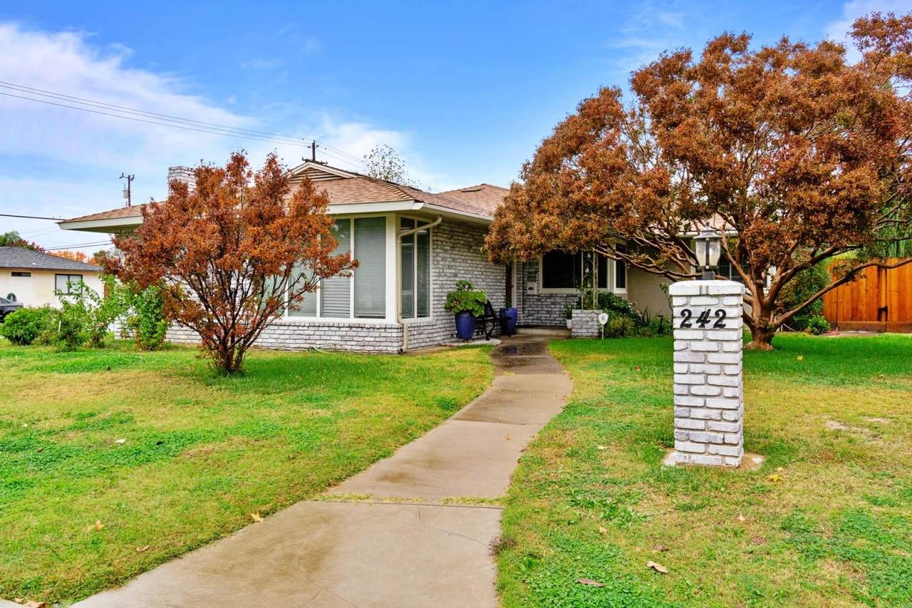 242 Fountain Way - Photo 1