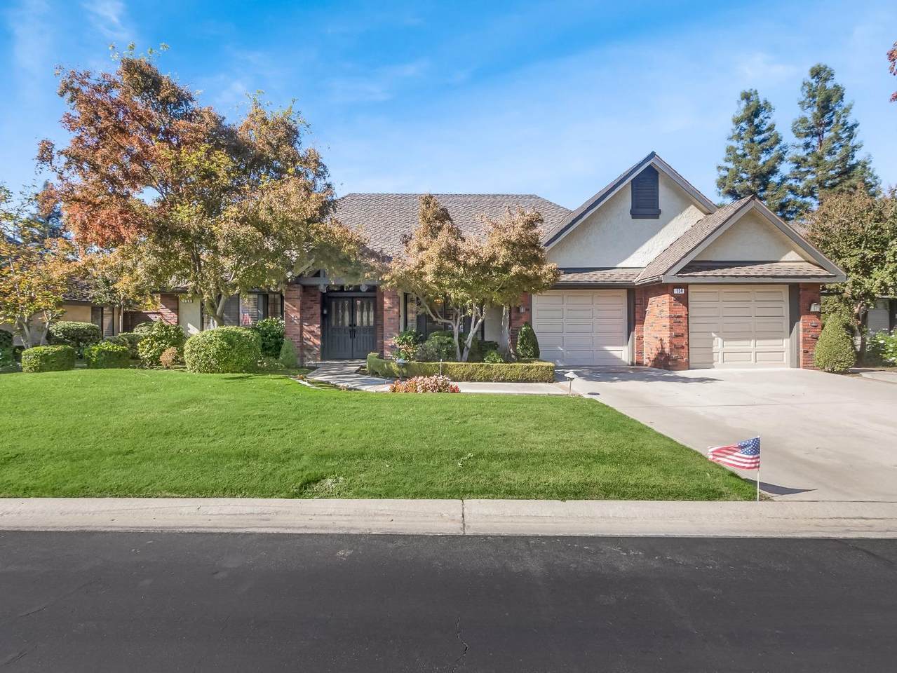 2555 Bluff Avenue - Photo 1