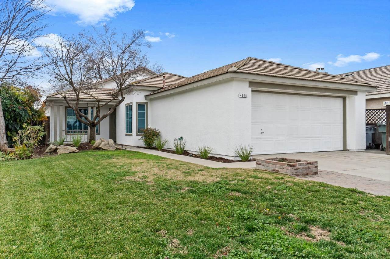 4375 Carnegie Avenue - Photo 1
