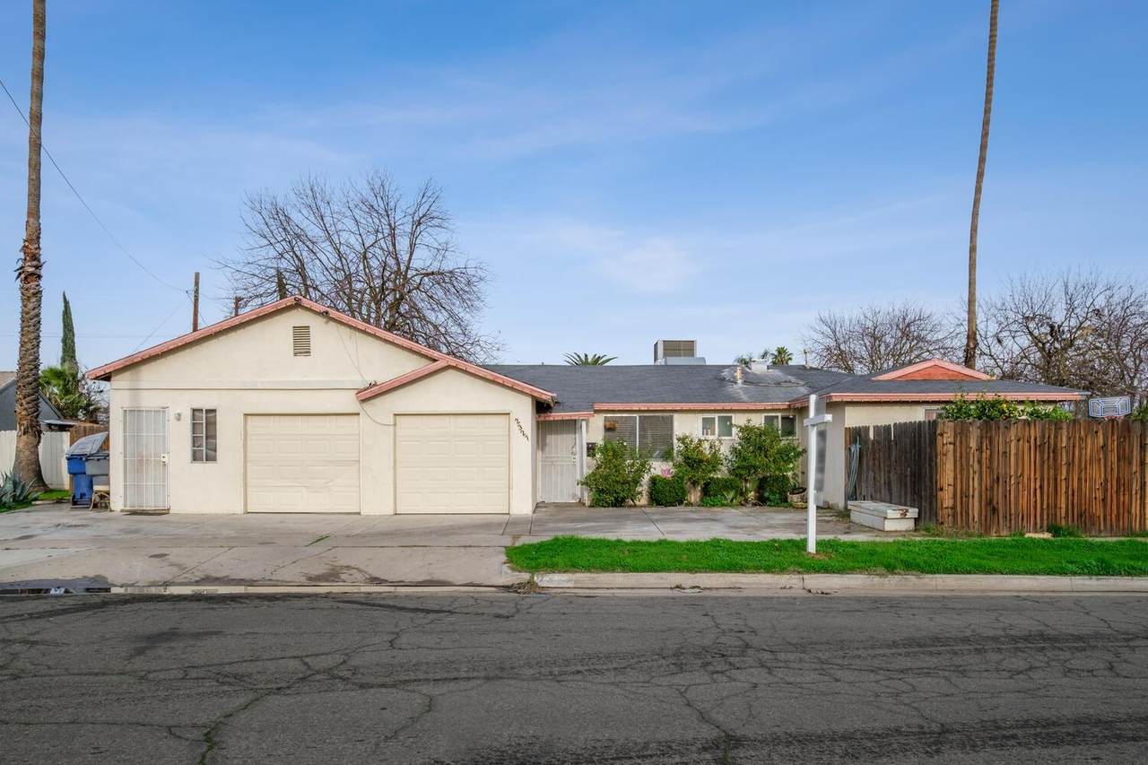 2327 Donner Avenue - Photo 1