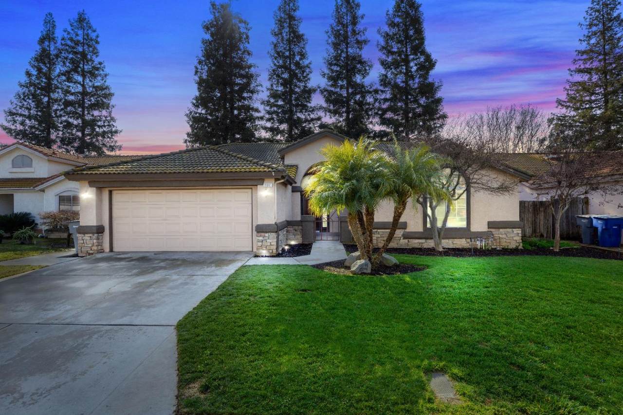 5961 Minarets Avenue - Photo 1