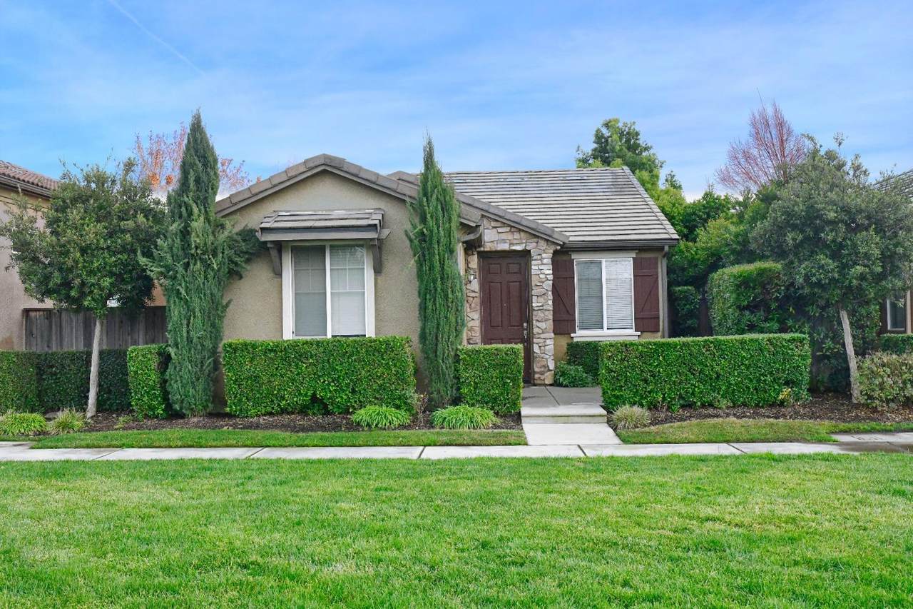 3984 Heritage Avenue - Photo 1