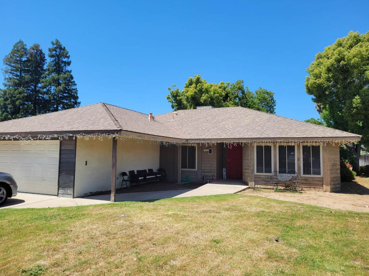 2601 Pinewood Drive - Photo 1