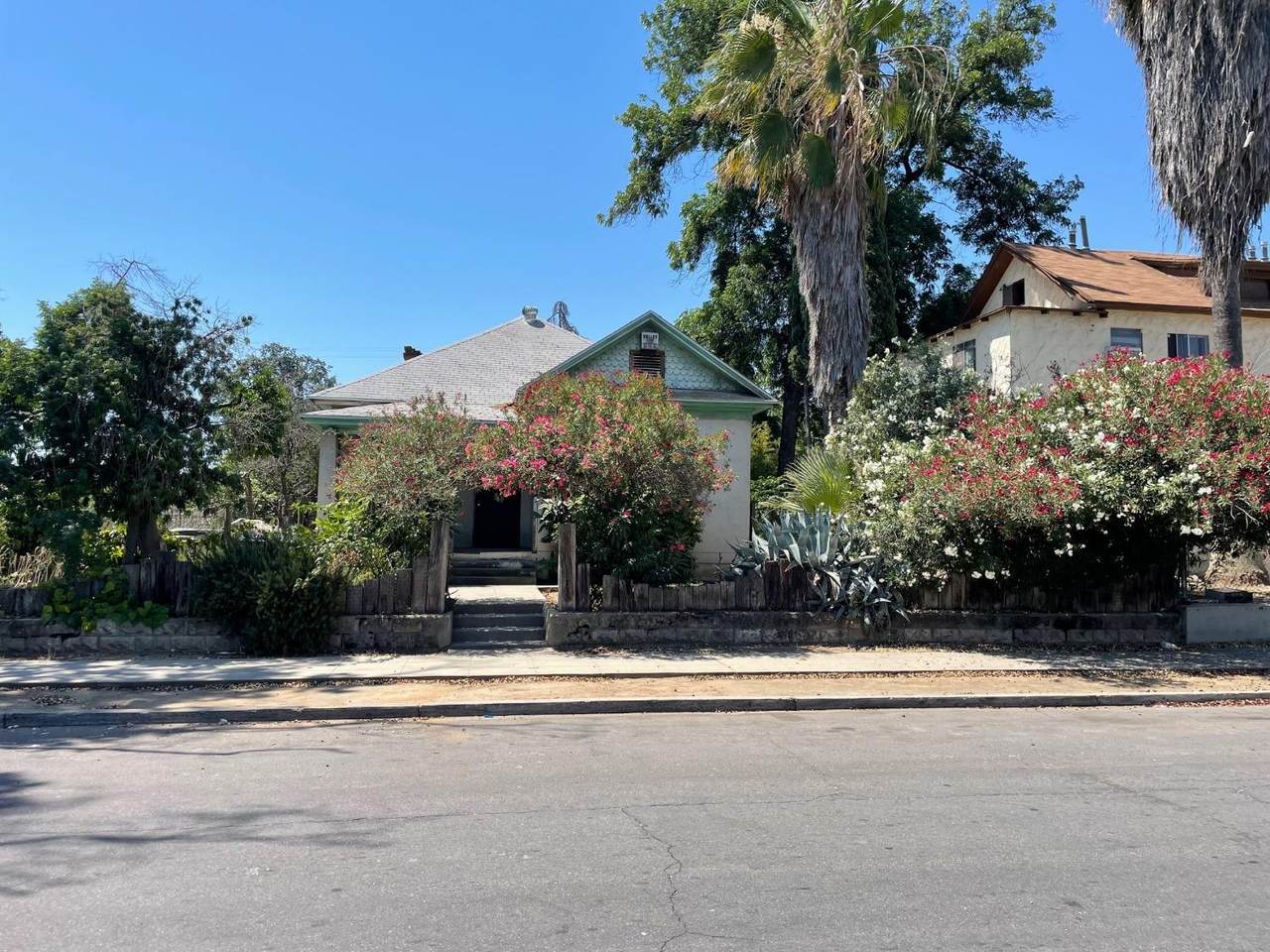 3036 Washington Avenue - Photo 1