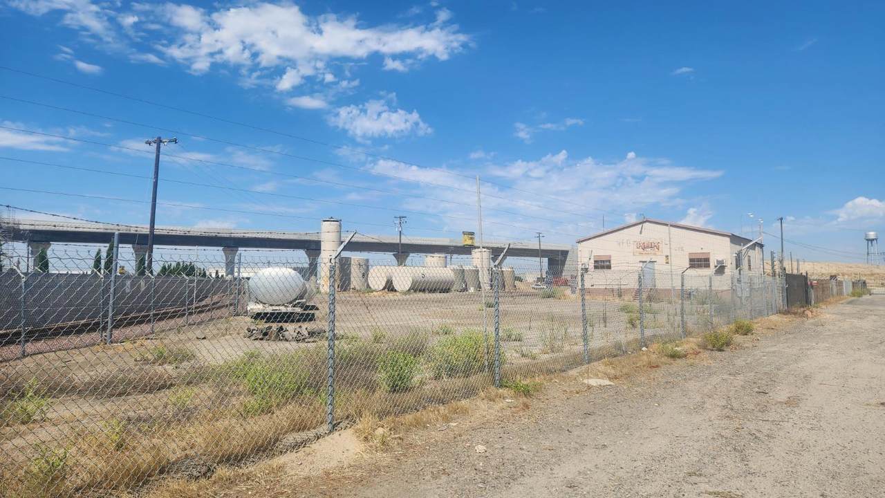 2874 Golden State Boulevard - Photo 1