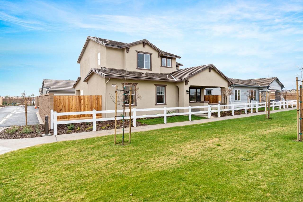 1135 Dana Lane - Photo 1