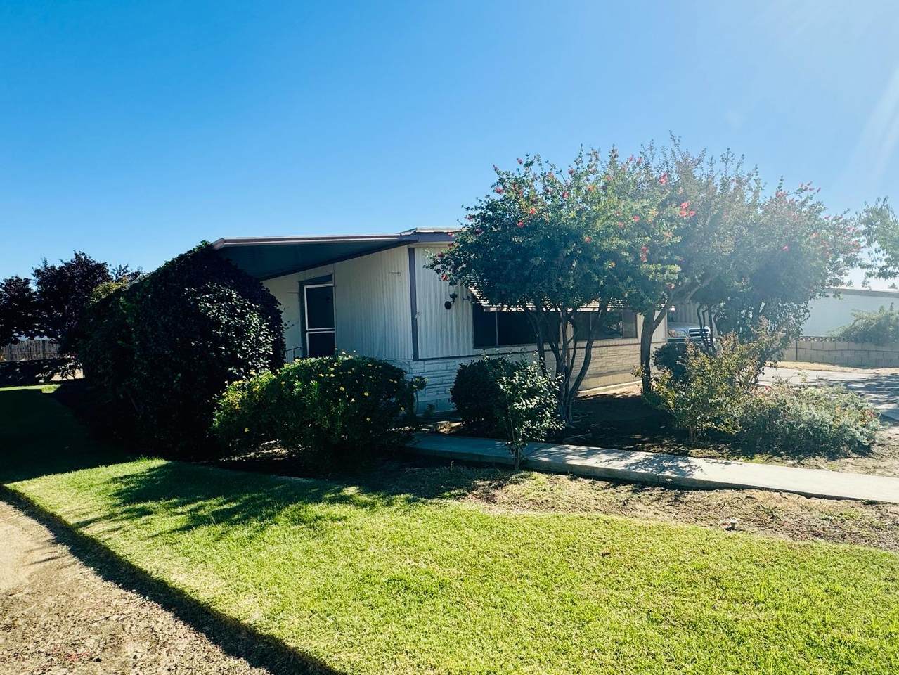 1701 Dinuba Avenue - Photo 1