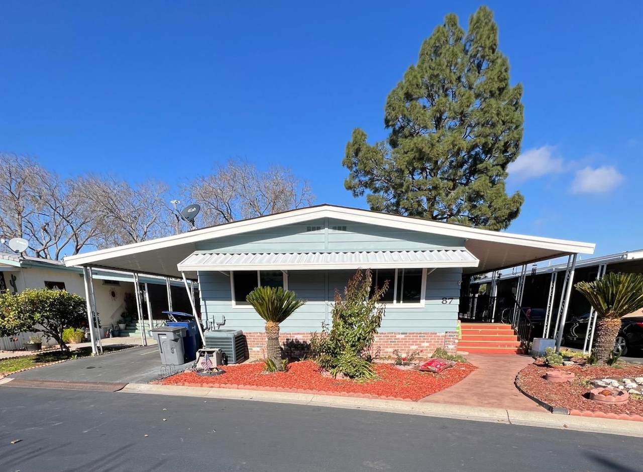 2706 Ashlan Avenue - Photo 1