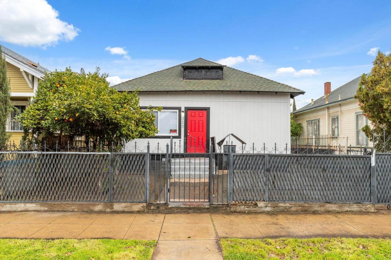 320 Effie Street - Photo 1