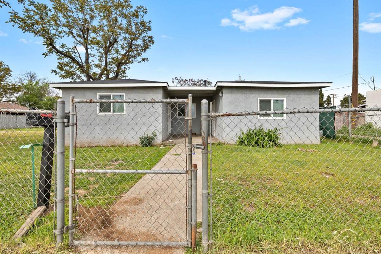 2416 Cedar Avenue - Photo 1