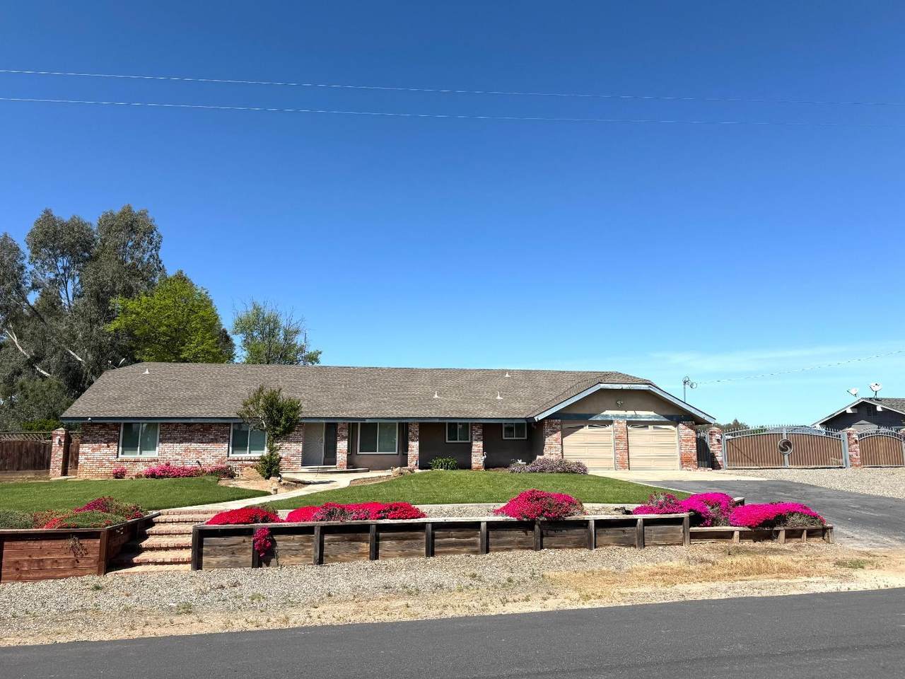 14728 Huntington Road - Photo 1