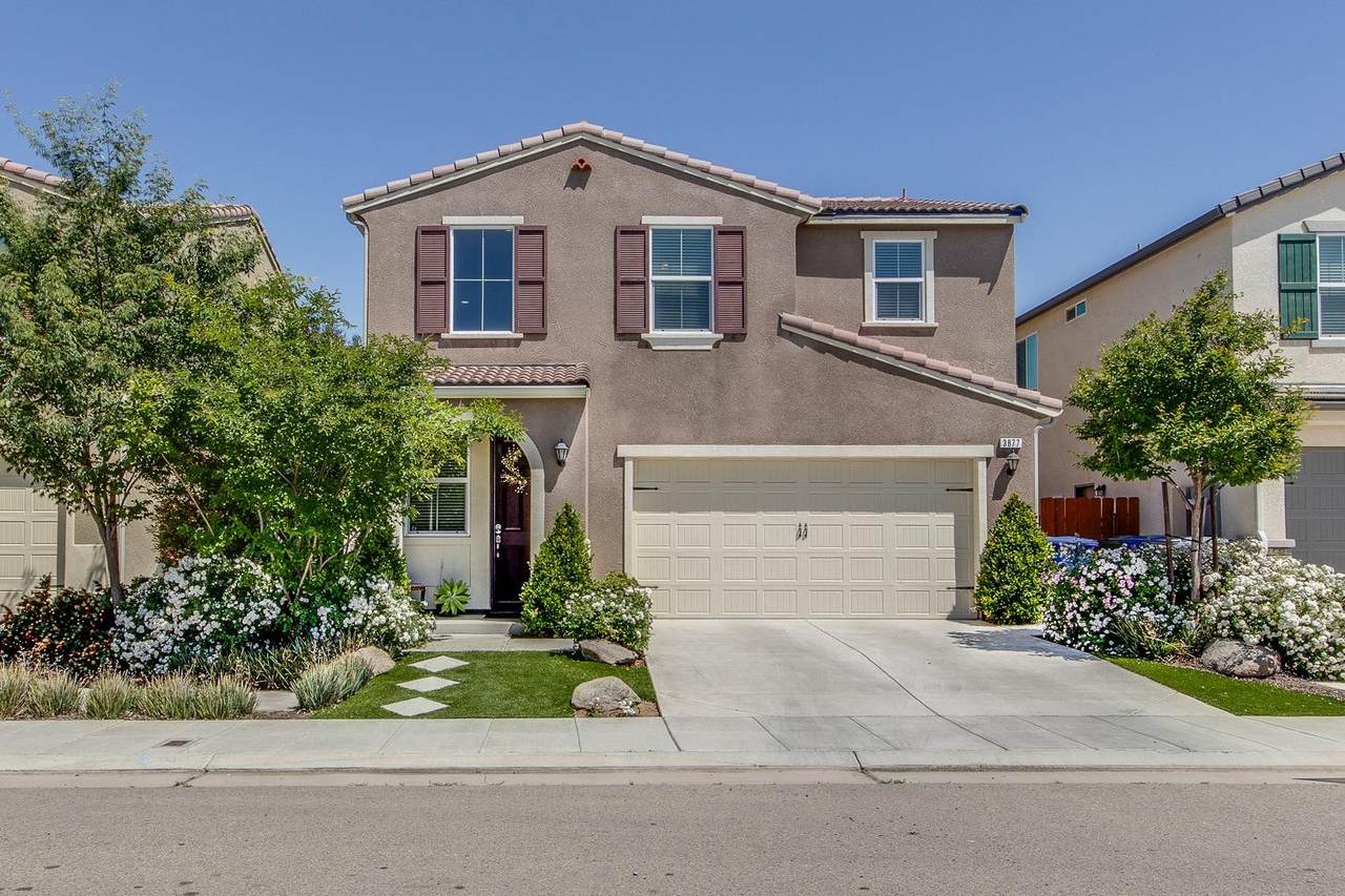 3877 Griffith Avenue - Photo 1
