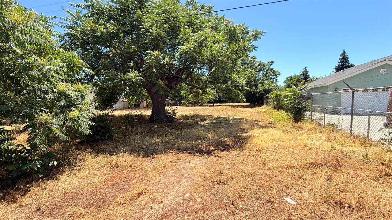 5227 Mission Avenue - Photo 1