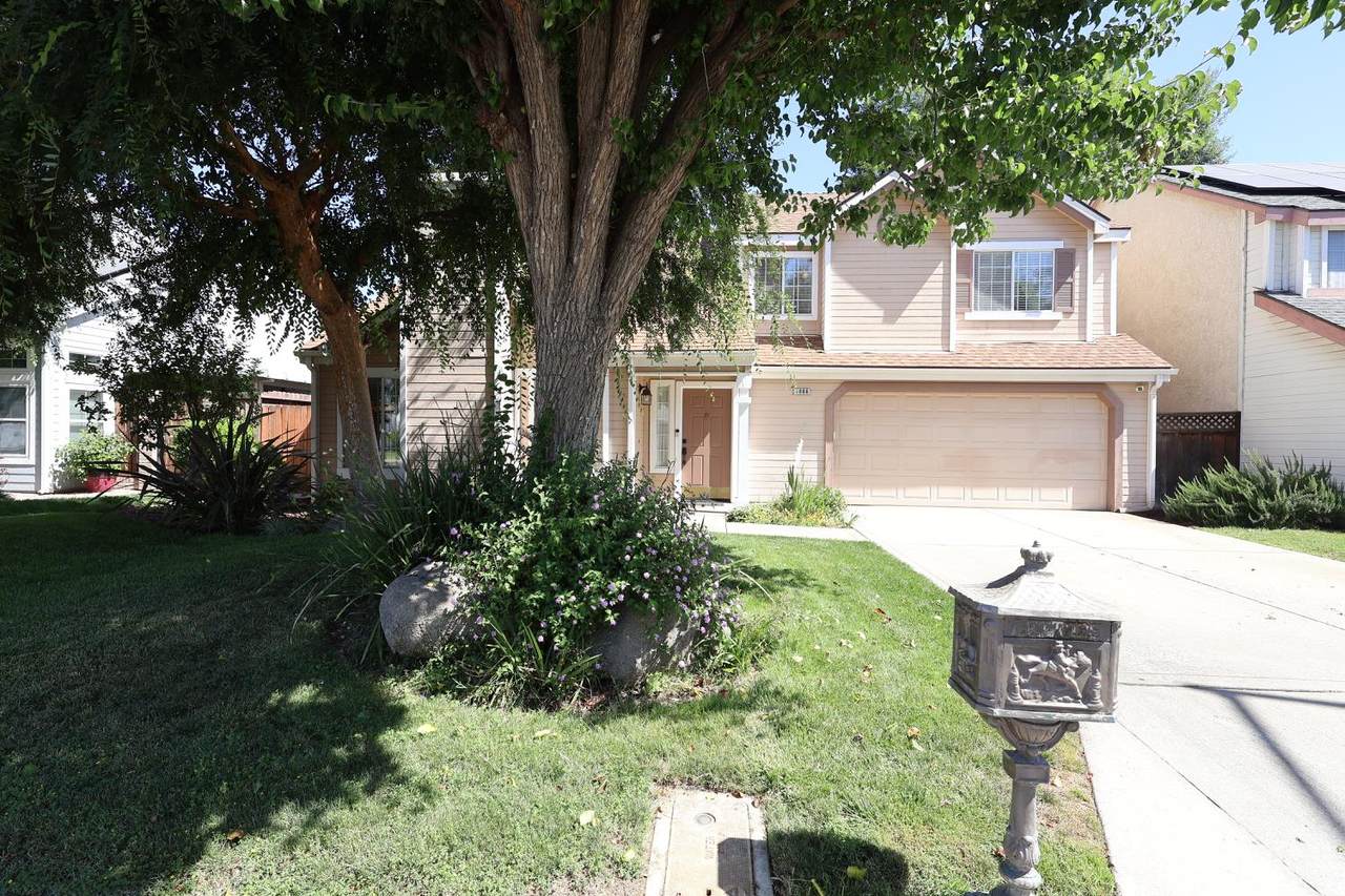 1866 Goshen Avenue - Photo 1