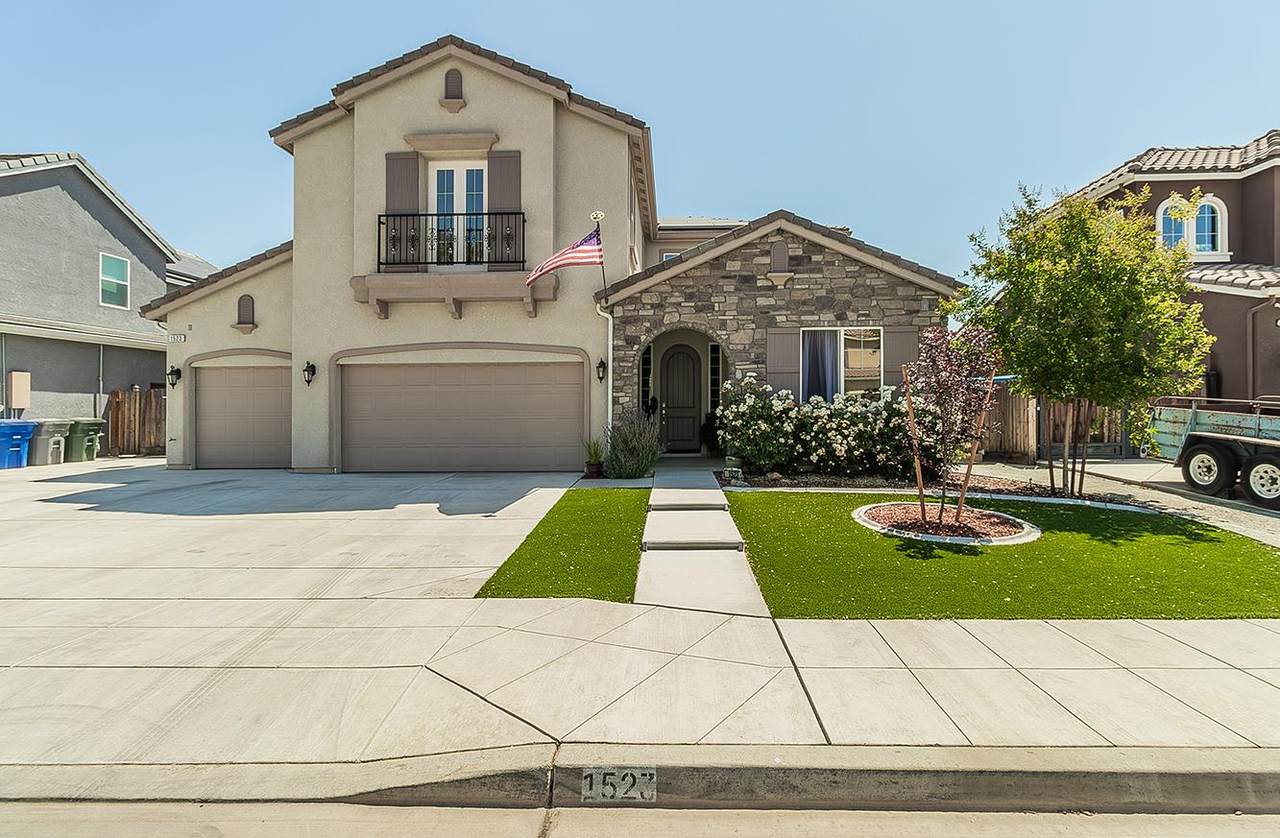 1523 Ryan Avenue - Photo 1