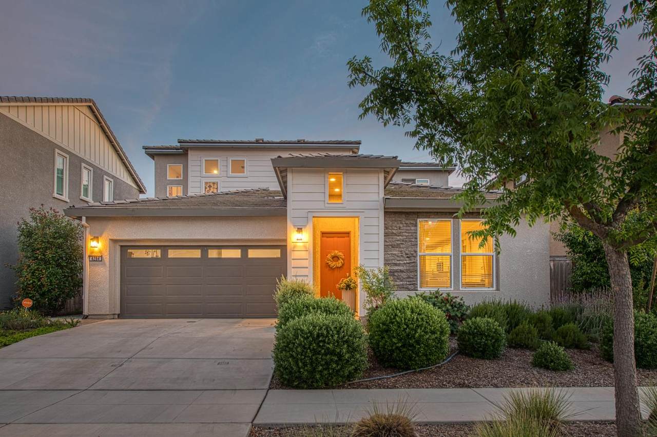 4284 Hillside Road - Photo 1