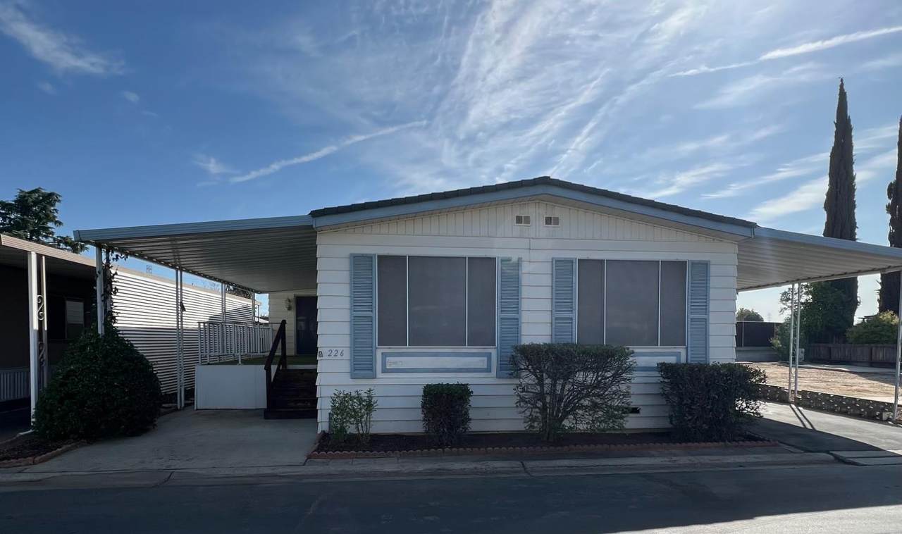 2706 Ashlan Avenue - Photo 1