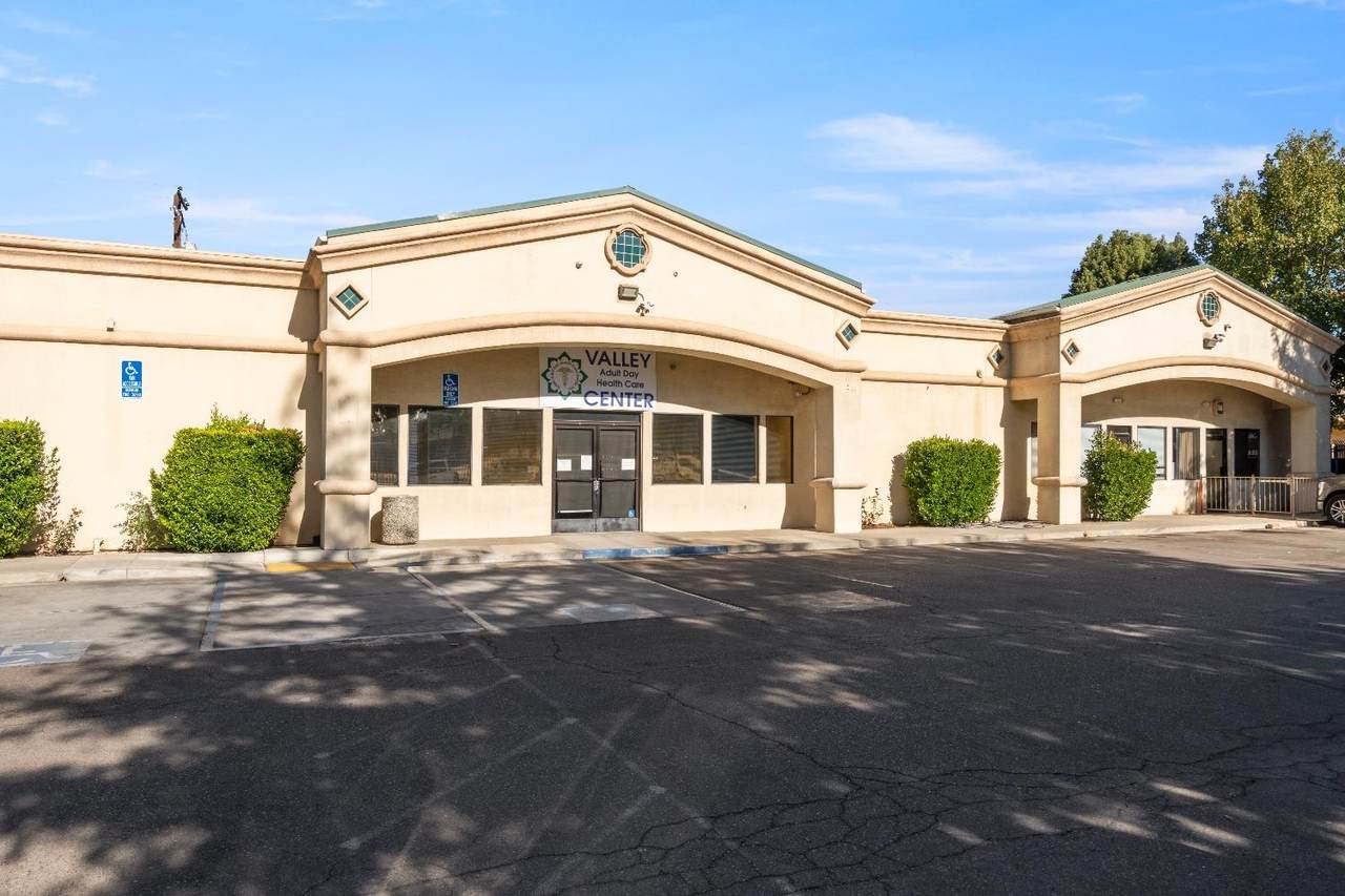 1052 C Street - Photo 1