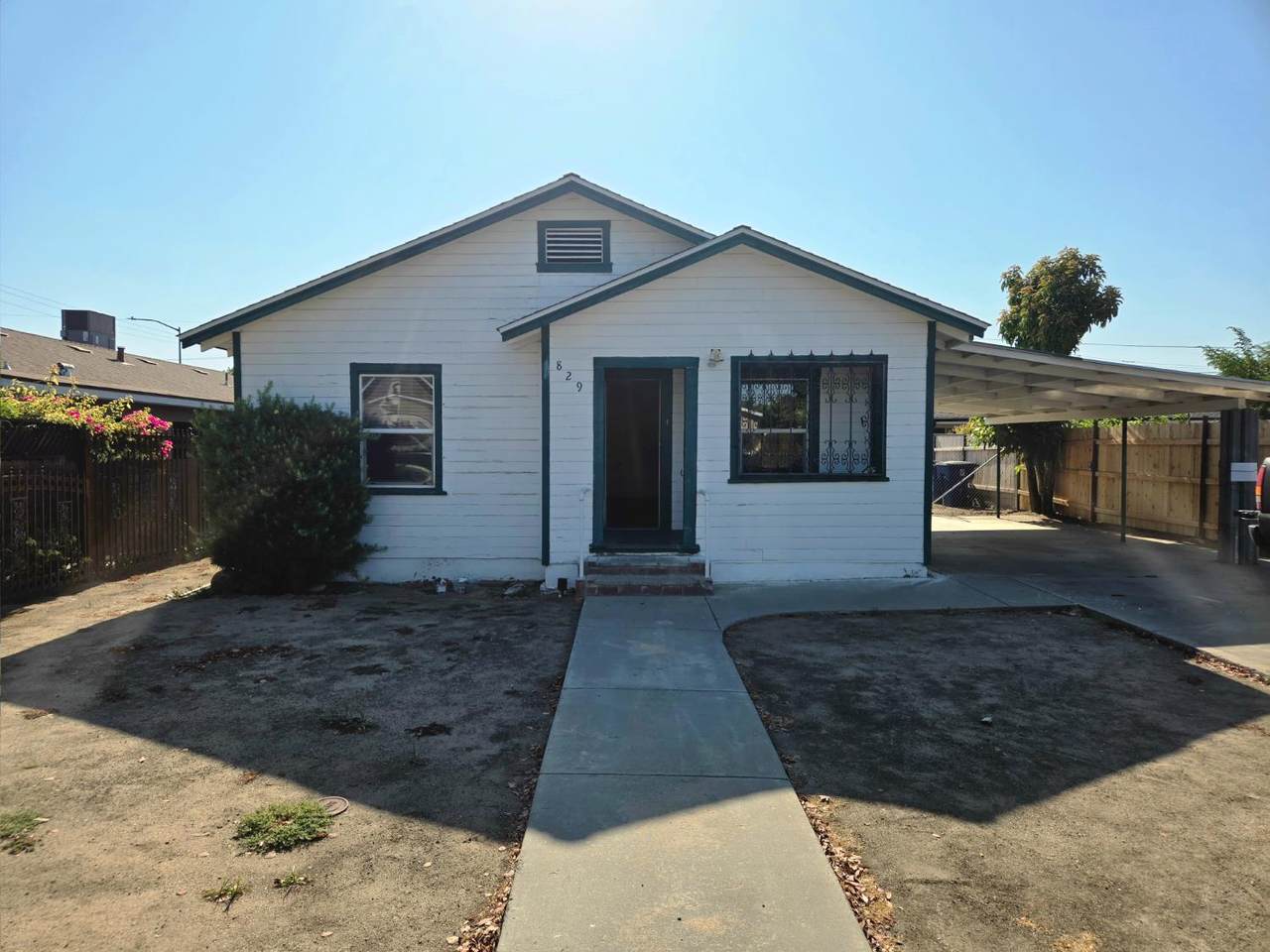 829 Bloker Street - Photo 1