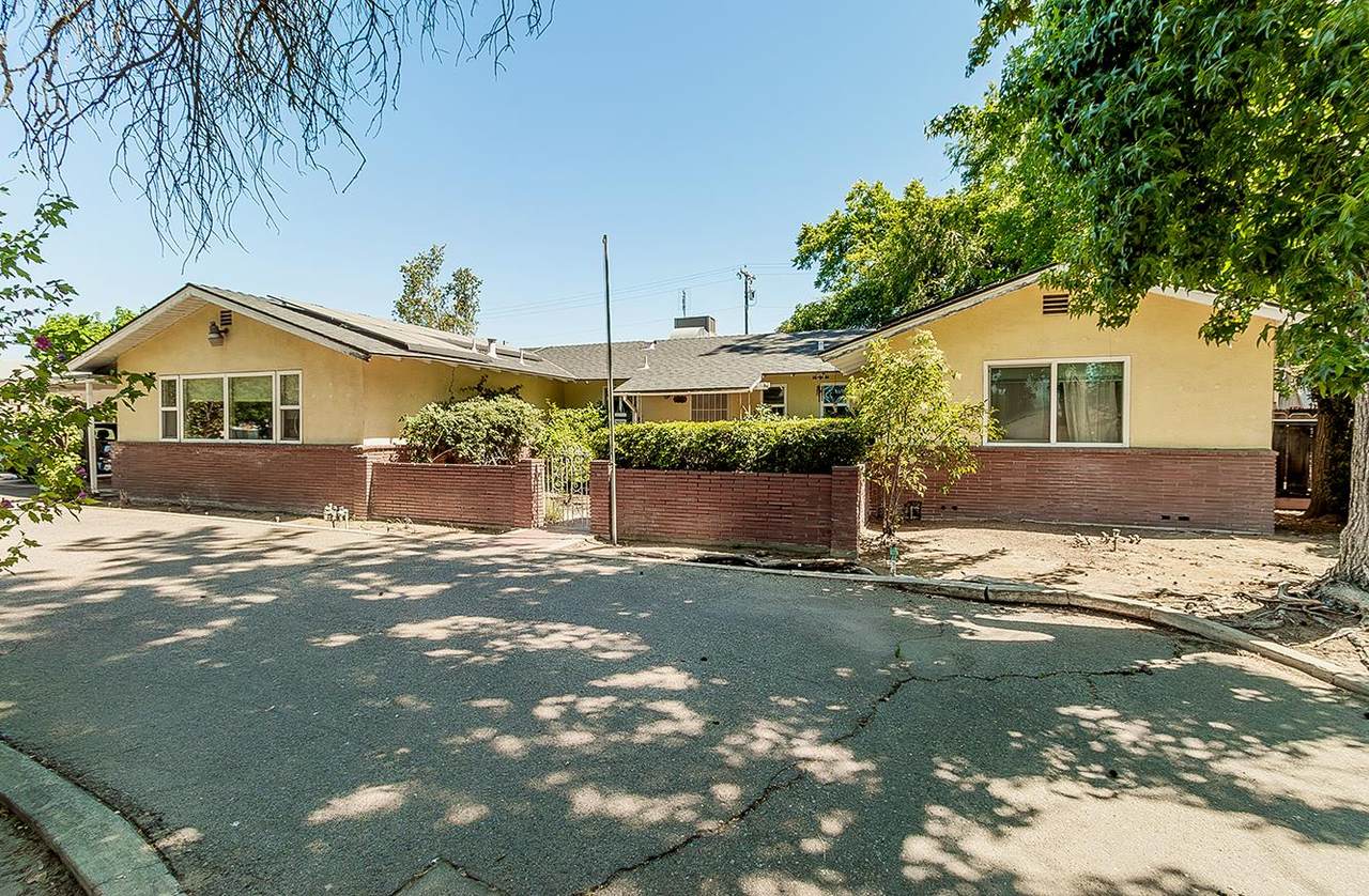 5432 Swift Avenue - Photo 1