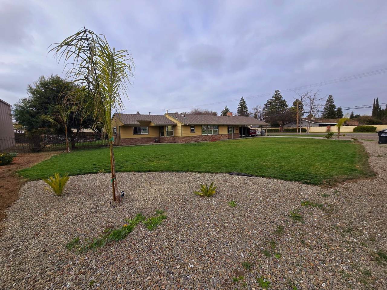 525 Crenshaw - Photo 1