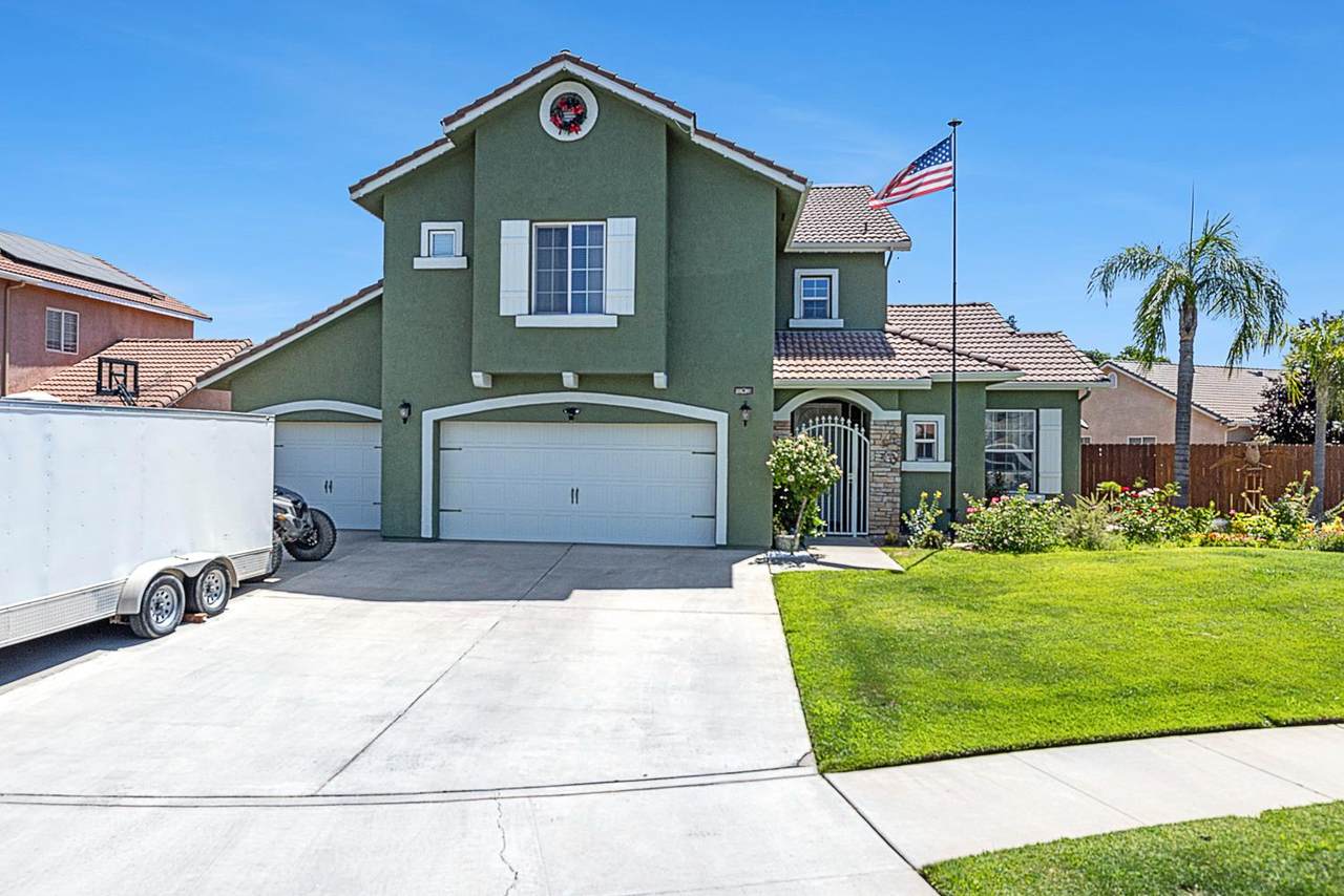 6 Post Avenue - Photo 1