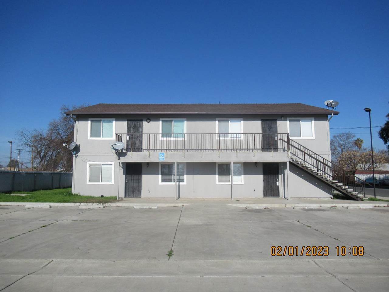 10842 Railroad - Photo 1