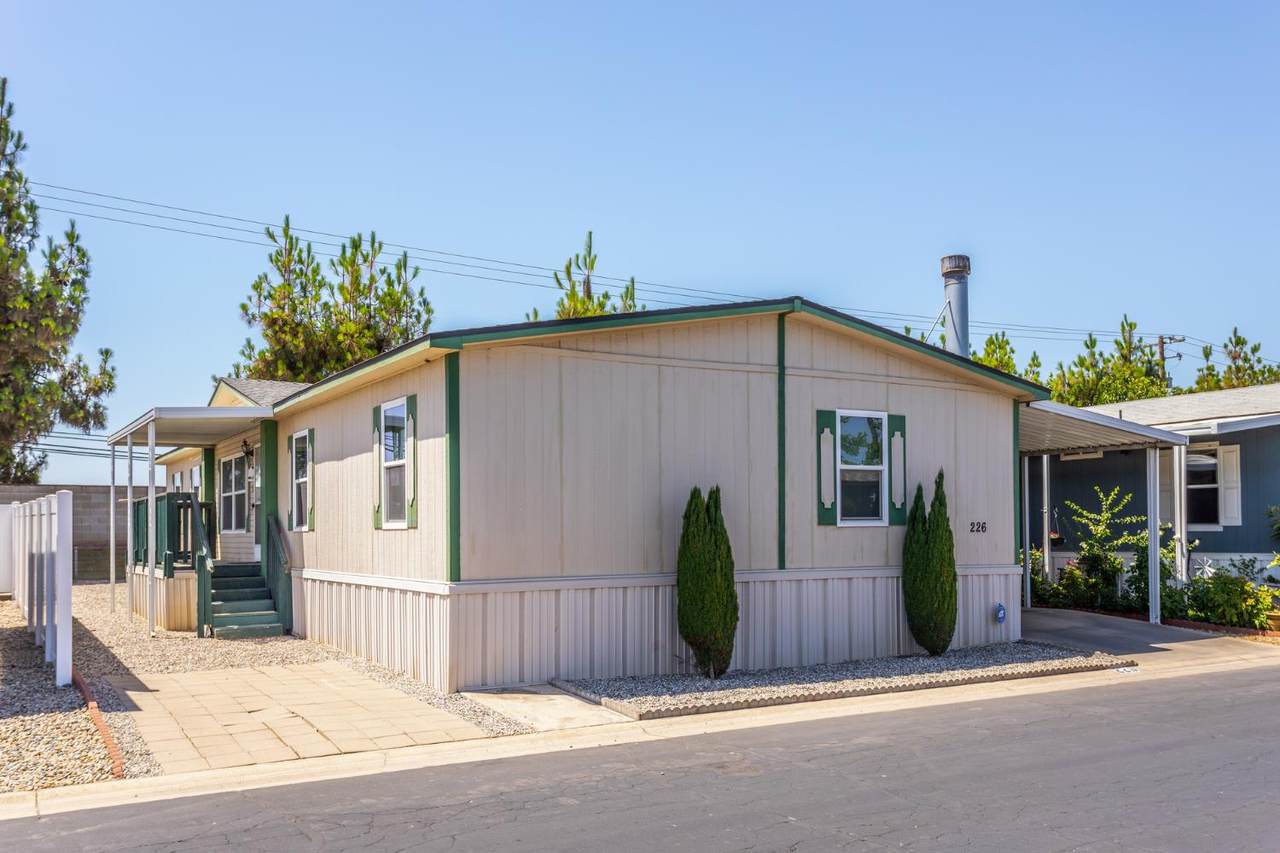 2575 Willow - Photo 1