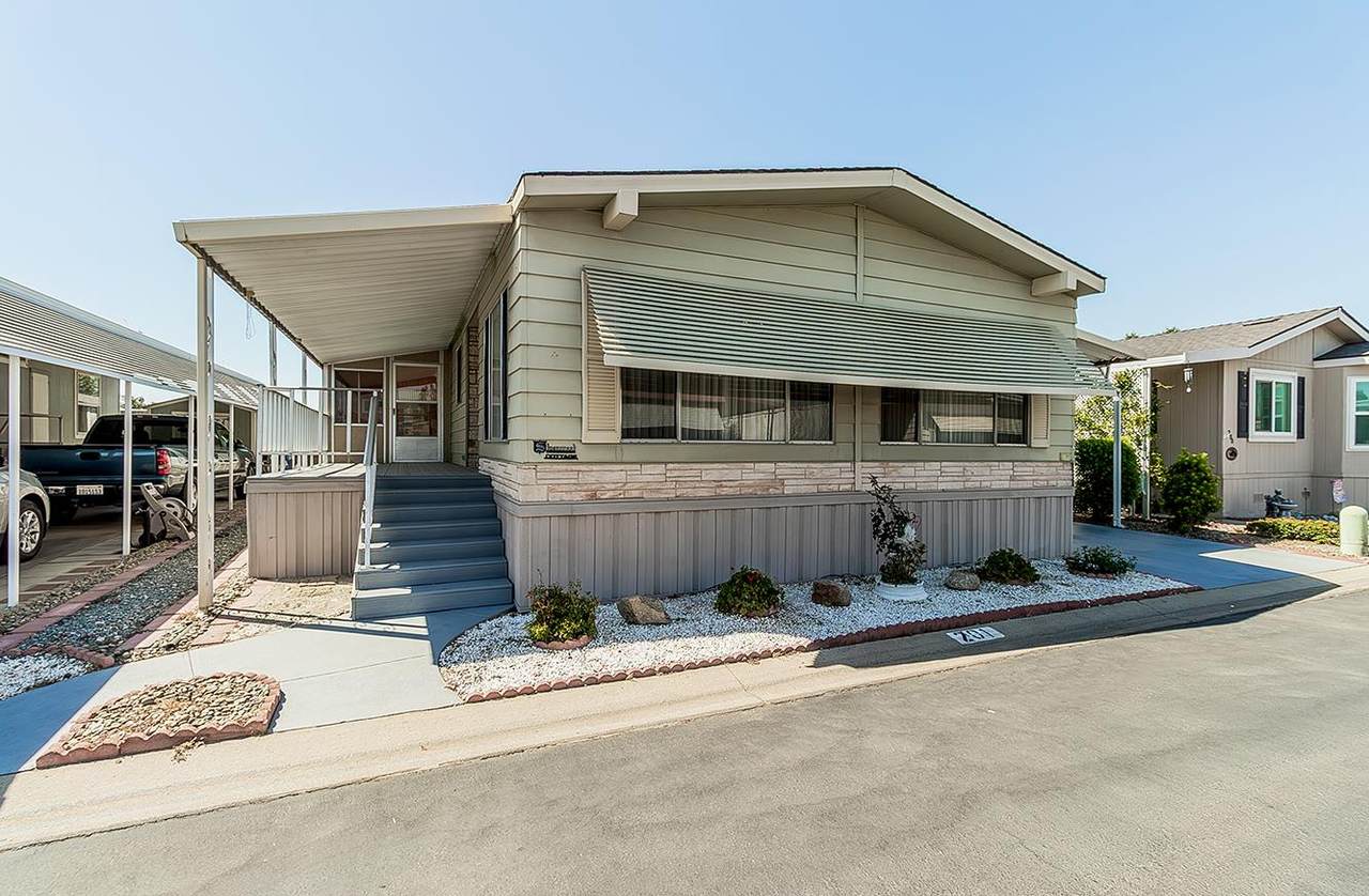 1001 Sylmar - Photo 1
