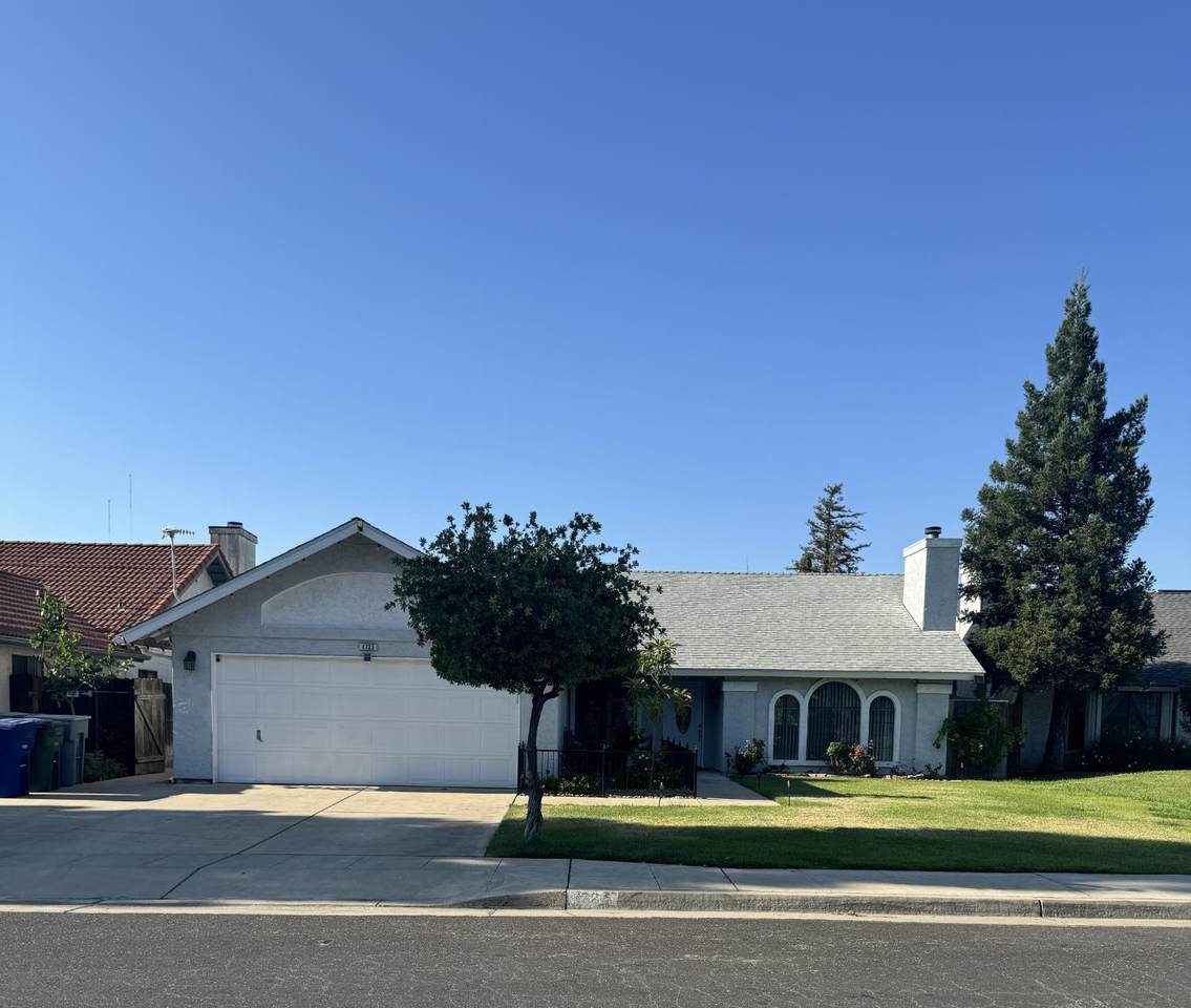 1723 Locust Avenue - Photo 1