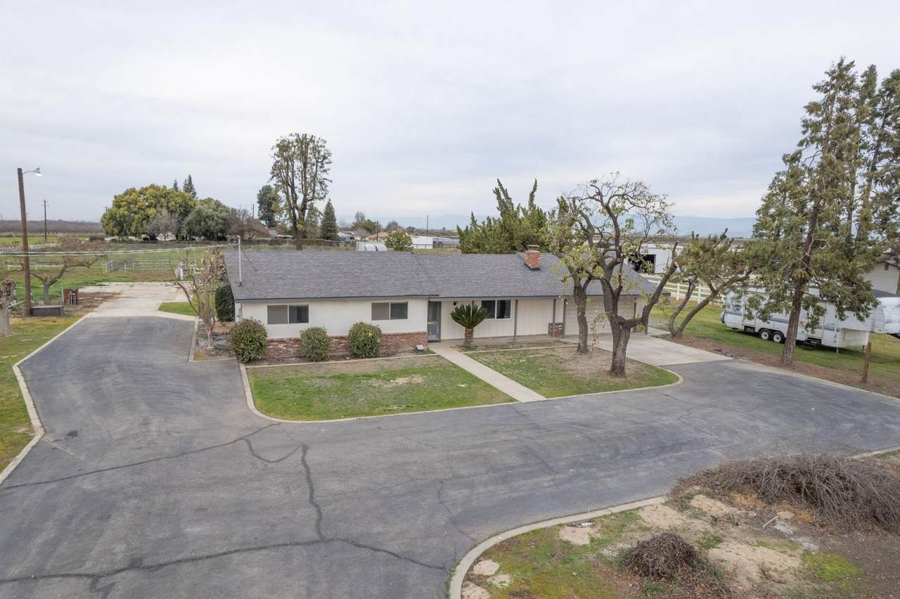 11016 South Avenue - Photo 1