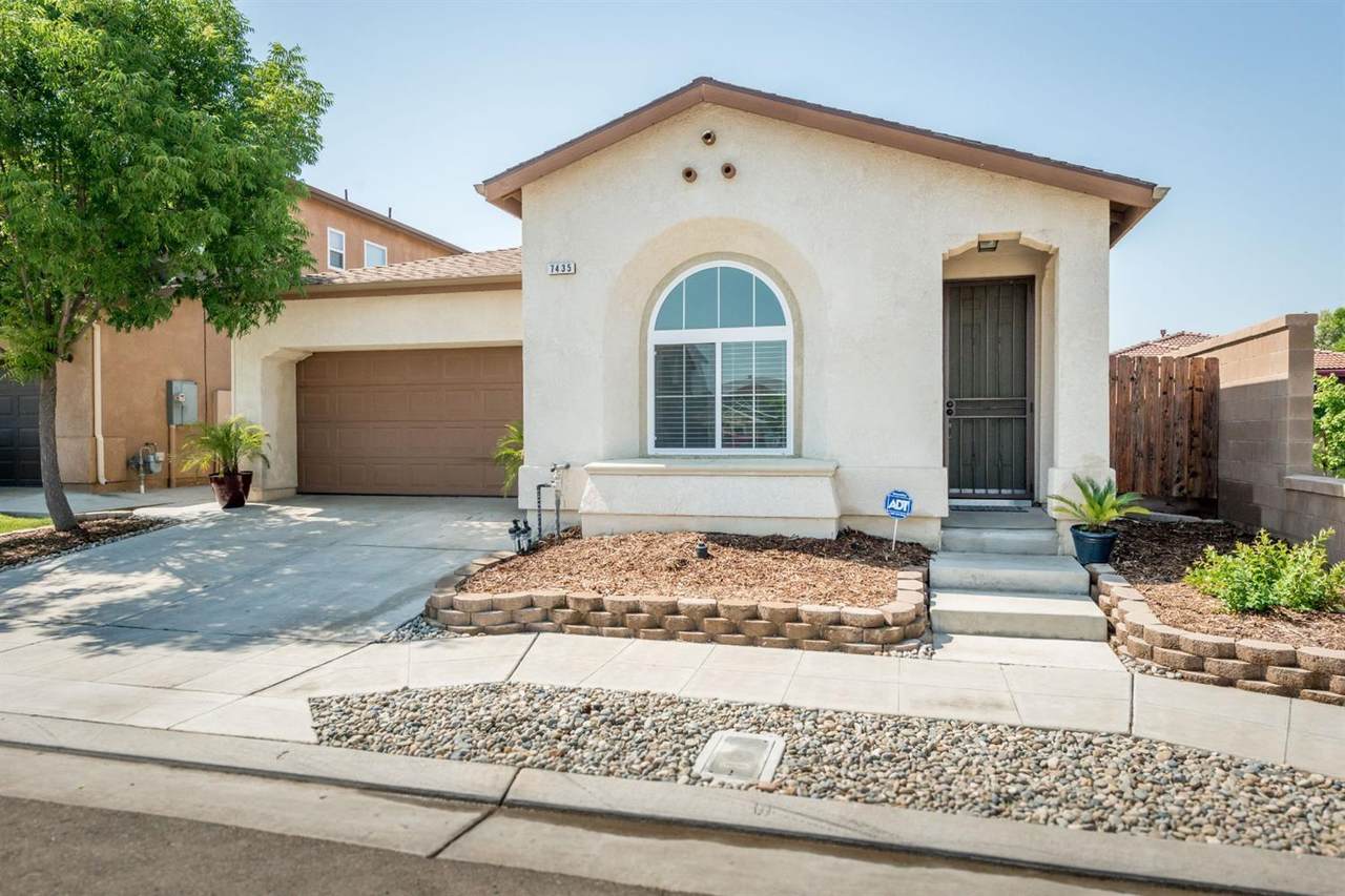 7435 Robinson Avenue - Photo 1