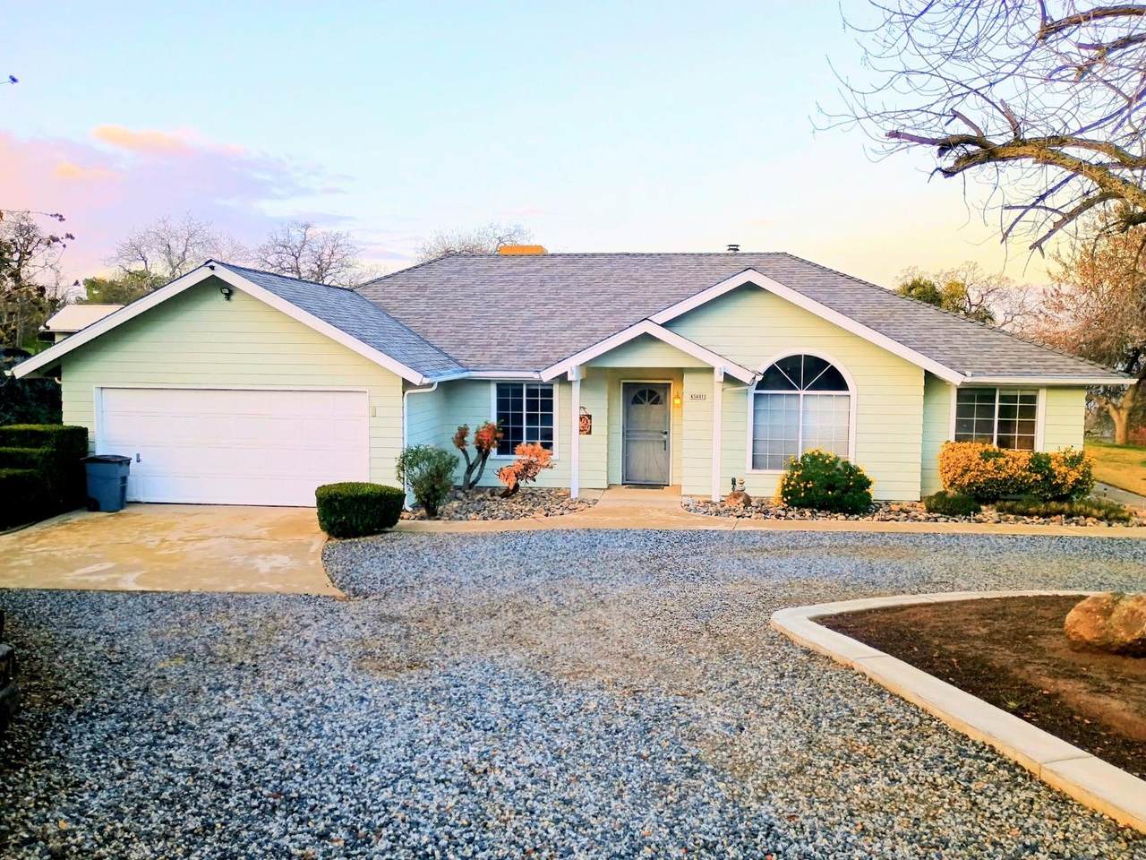 45481 Longview Road - Photo 1