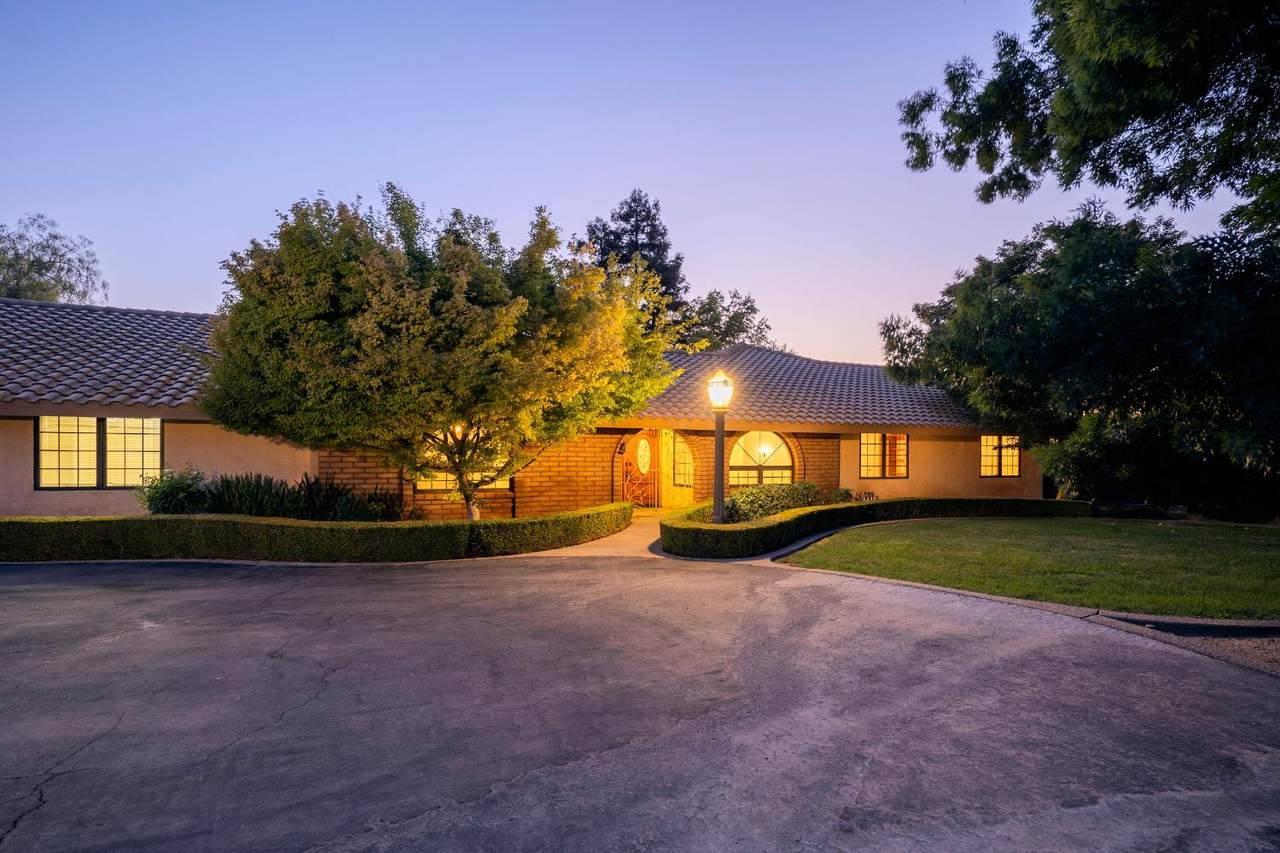 7855 Buttonwillow Avenue - Photo 1