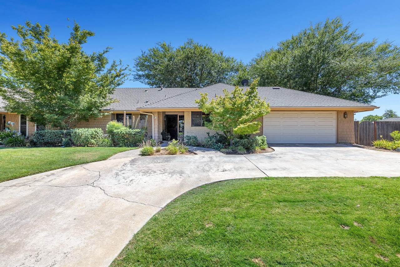 1095 Sierra Avenue - Photo 1
