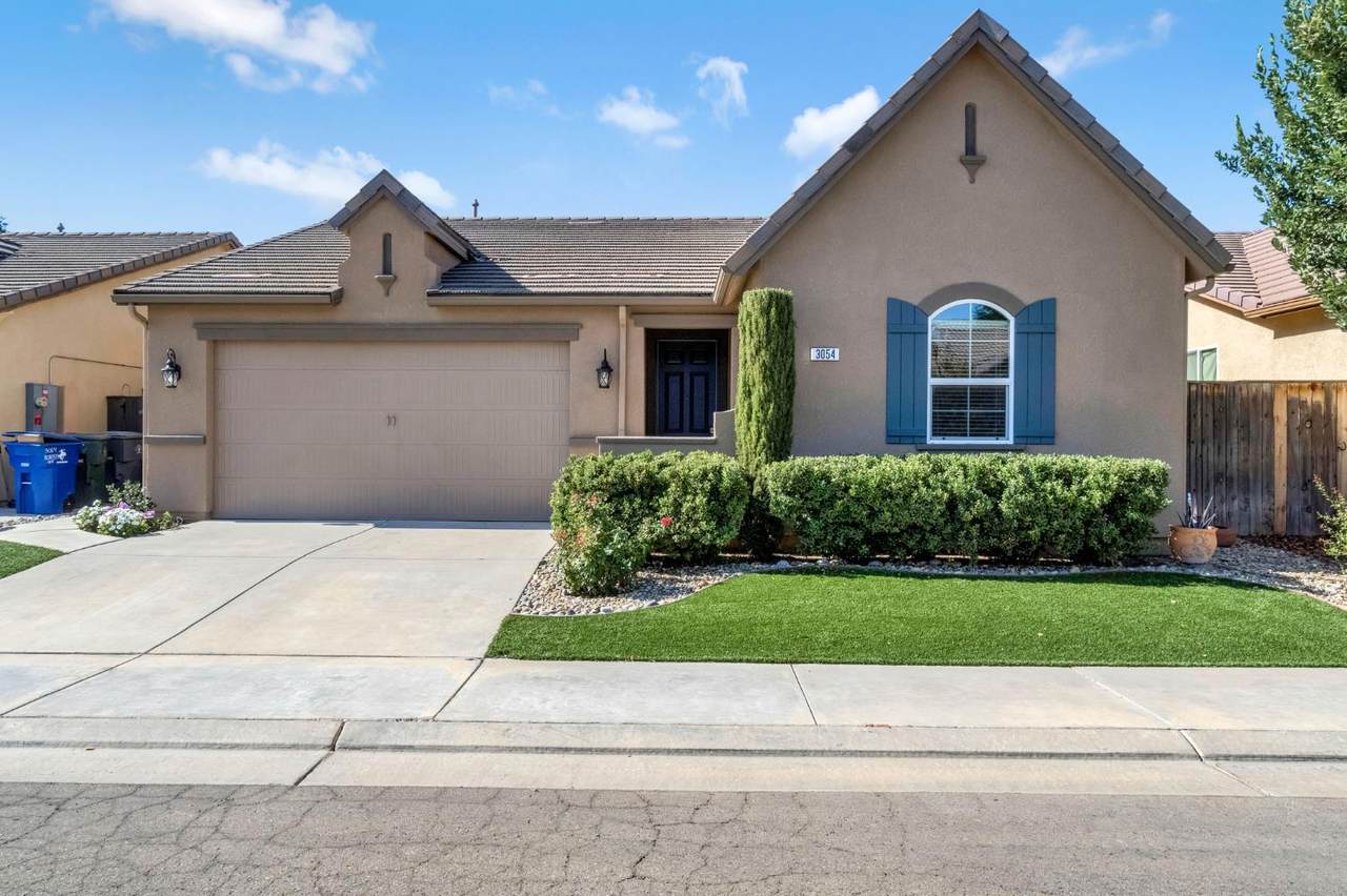 3054 Roberts Avenue - Photo 1