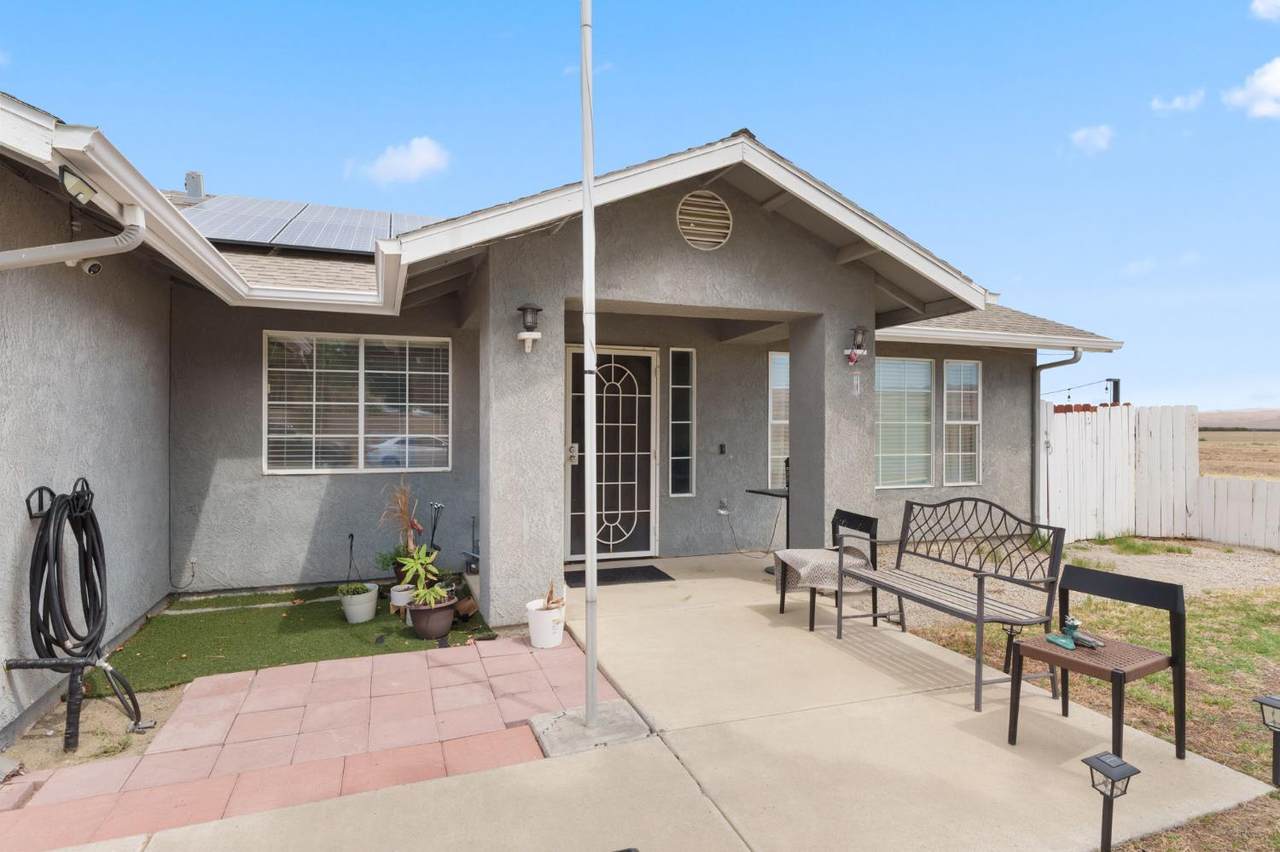 601 Saddleback Street - Photo 1