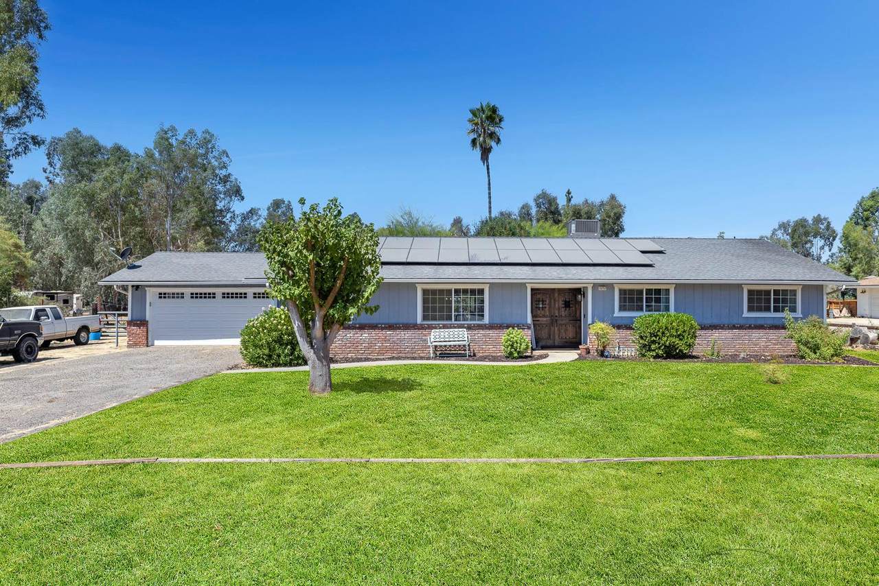 10757 Armstrong Avenue - Photo 1