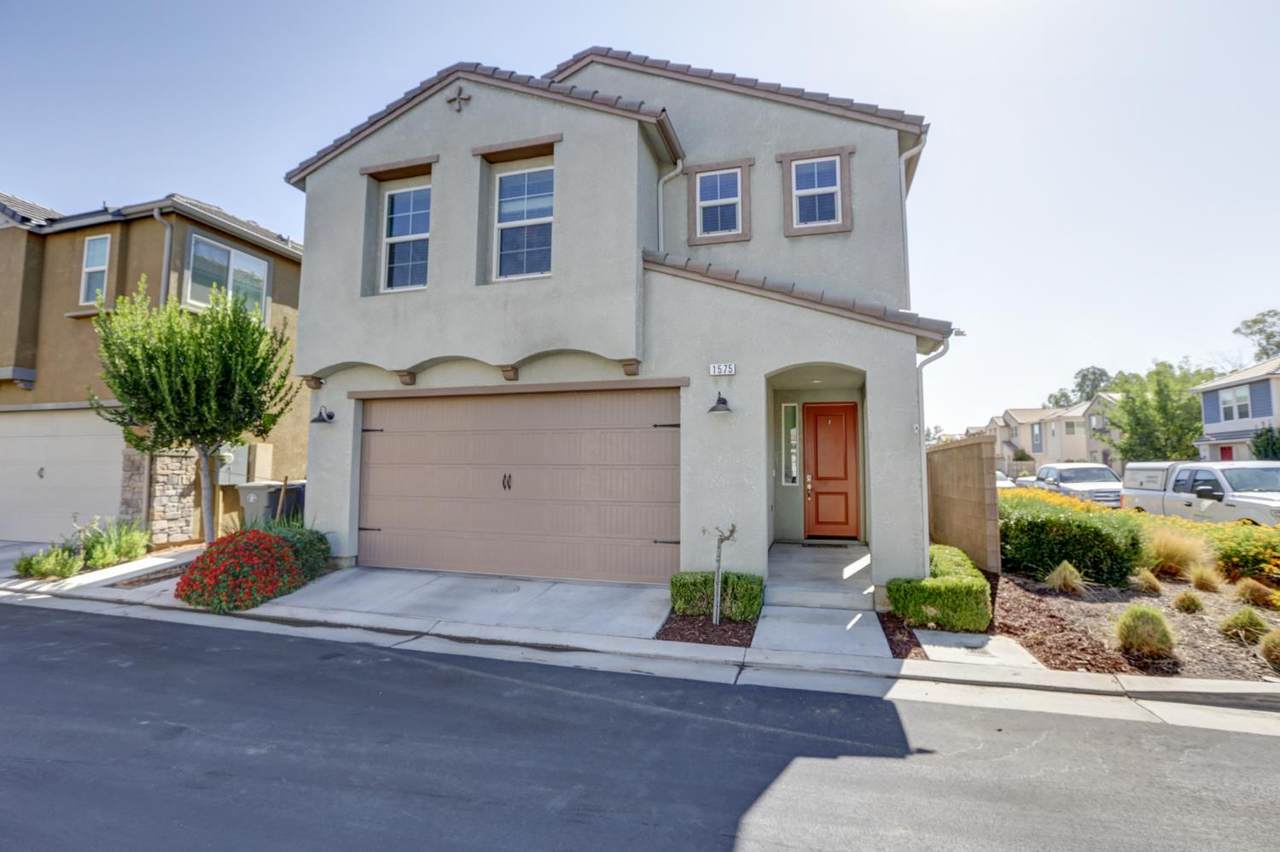 1575 Zenith Pt - Photo 1