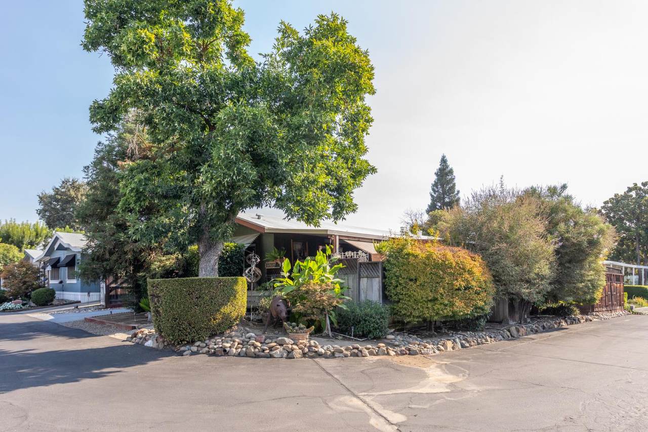 https://bt-photos.global.ssl.fastly.net/fresno/1280_boomver_1_636249-2.jpg