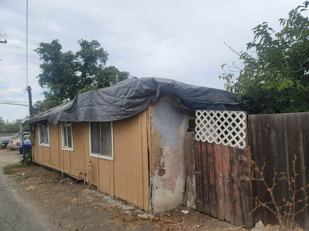 https://bt-photos.global.ssl.fastly.net/fresno/1280_boomver_1_637490-2.jpg