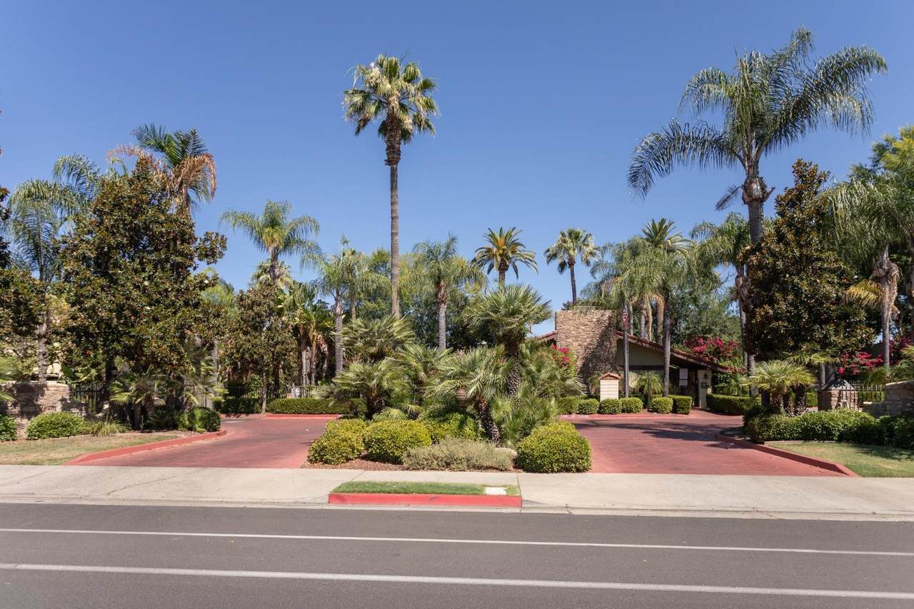 2881 Huntington Boulevard - Photo 1