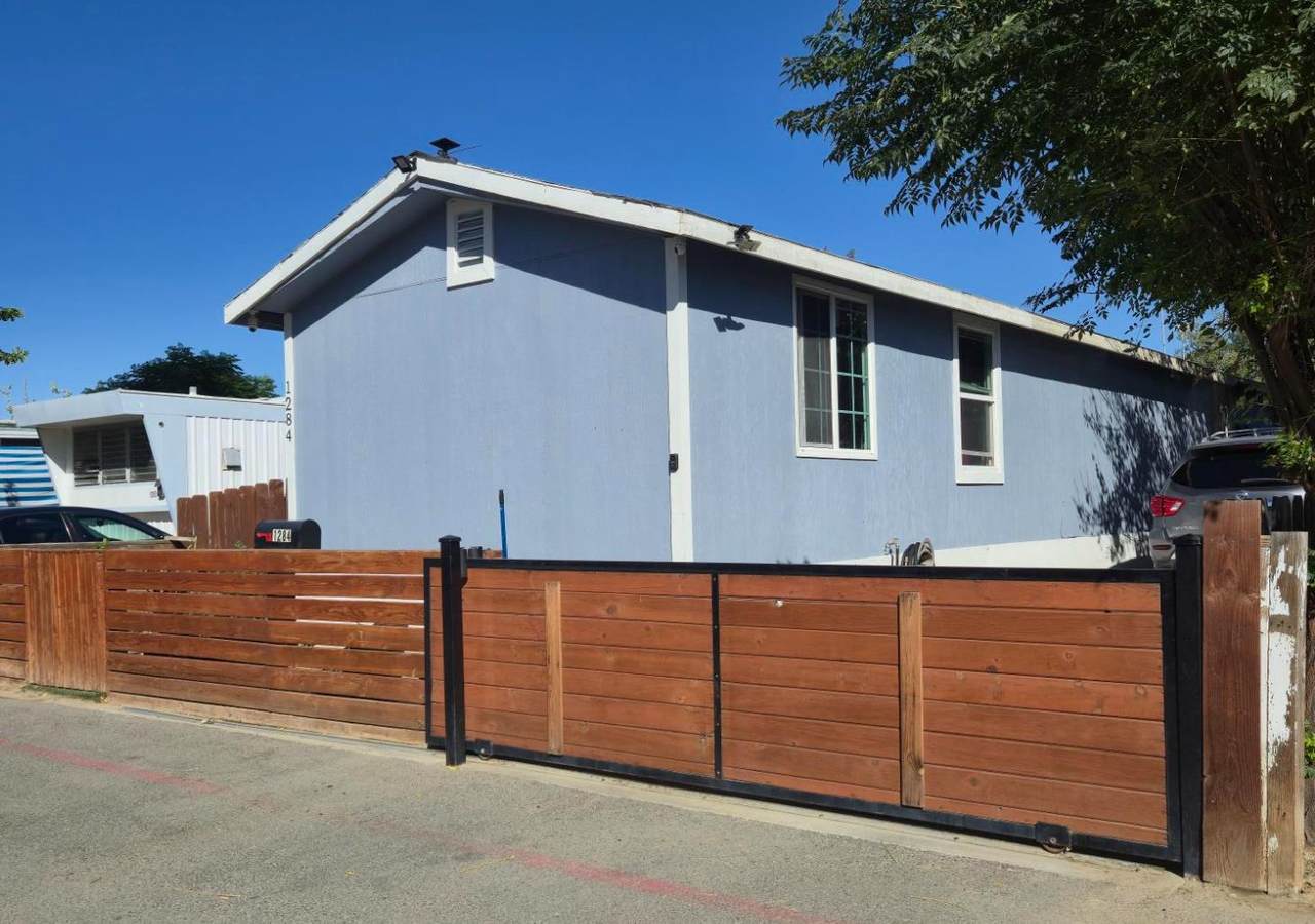 1284 Elizabeth Street - Photo 1