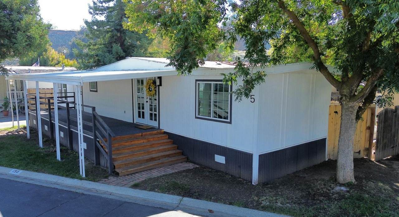 9360 Blackstone - Photo 1