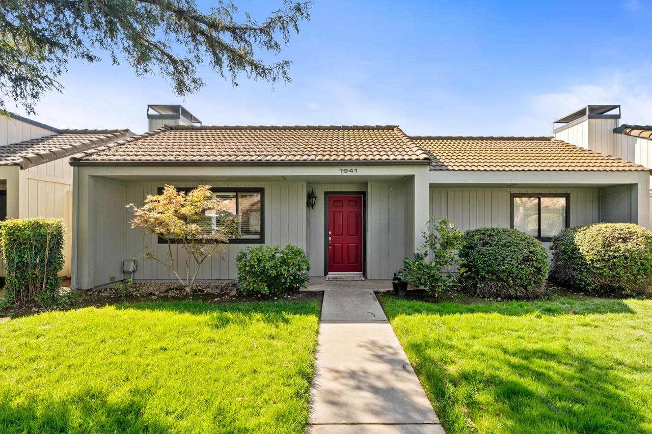 1941 Santa Ana Avenue - Photo 1